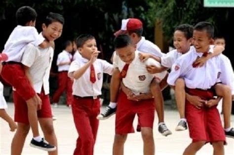 TEMAN SEKOLAH.